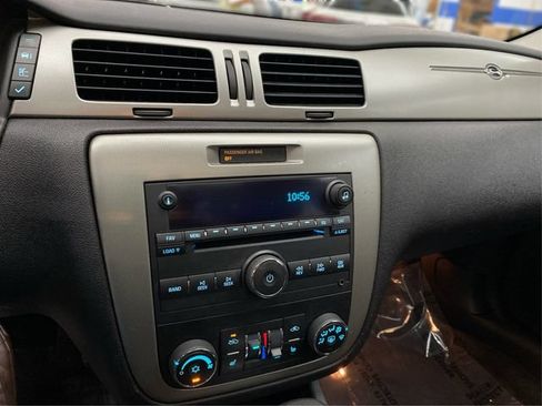 Used 2009 Chevrolet Impala SS w/ Convenience Package FWD image 30