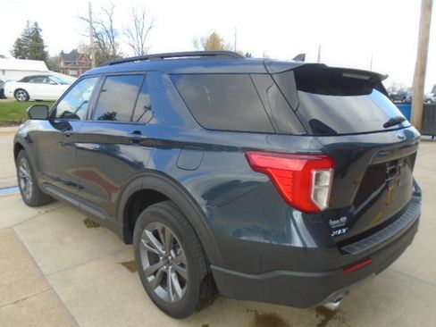 Used 2023 Ford Explorer XLT w/ Equipment Group 202A image 4