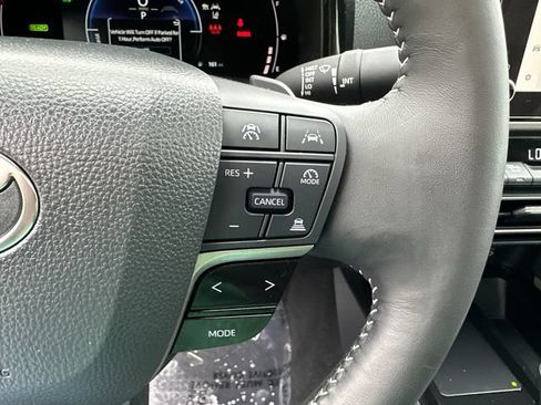Used 2025 Toyota Camry SE w/ Convenience Package AWD/4WD image 33