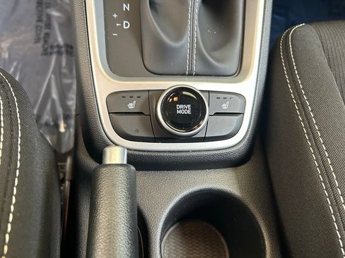 Used 2026 Hyundai Venue SEL FWD image 46