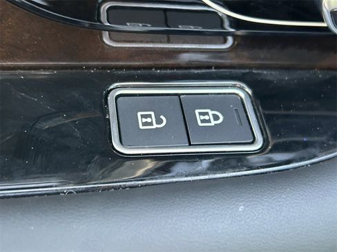 Used 2022 Land Rover Range Rover Westminster Edition image 32