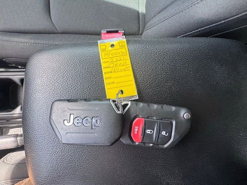 Used 2021 Jeep Wrangler Unlimited Sport AWD/4WD image 2
