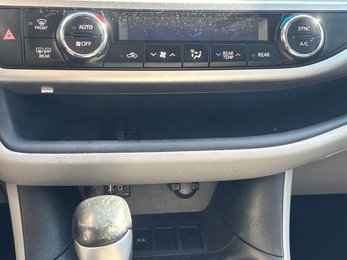 Used 2016 Toyota Highlander XLE image 13