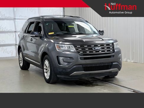 Used 2017 Ford Explorer XLT w/ Equipment Group 202A FWD image 1