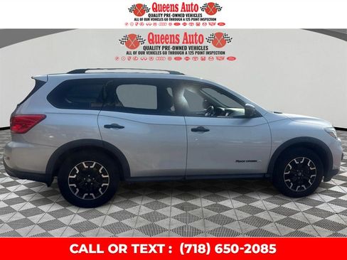 Used 2020 Nissan Pathfinder SL AWD/4WD image 8