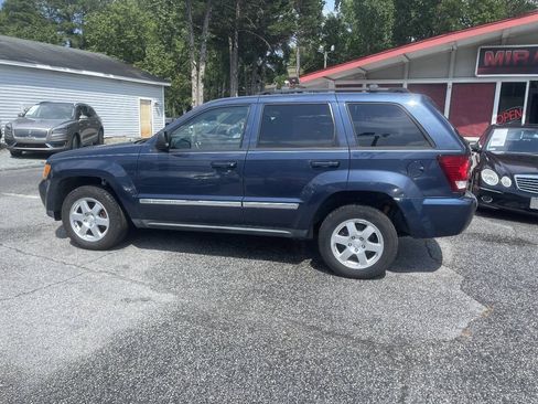 Used 2010 Jeep Grand Cherokee Laredo AWD/4WD image 6