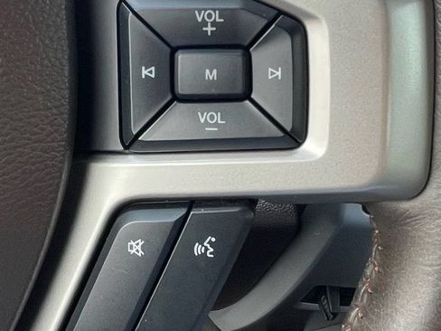 Used 2015 Ford F150 King Ranch w/ Equipment Group 601A Luxury AWD/4WD image 19