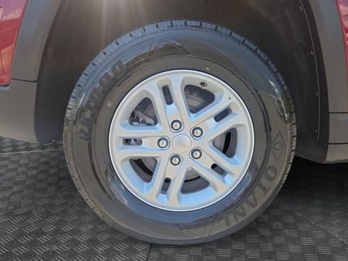 Used 2024 Jeep Grand Cherokee Laredo RWD image 34