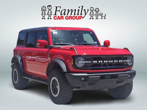 Used 2024 Ford Bronco Outer Banks w/ Sasquatch Package AWD/4WD image 2