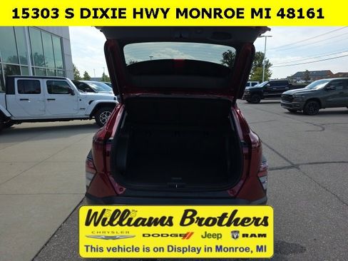Used 2024 Hyundai Kona Limited image 7