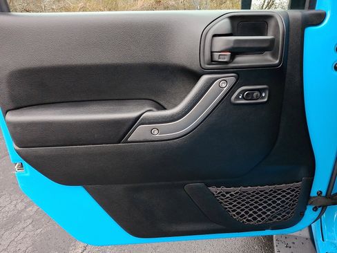 Used 2018 Jeep Wrangler Unlimited Sport S image 12