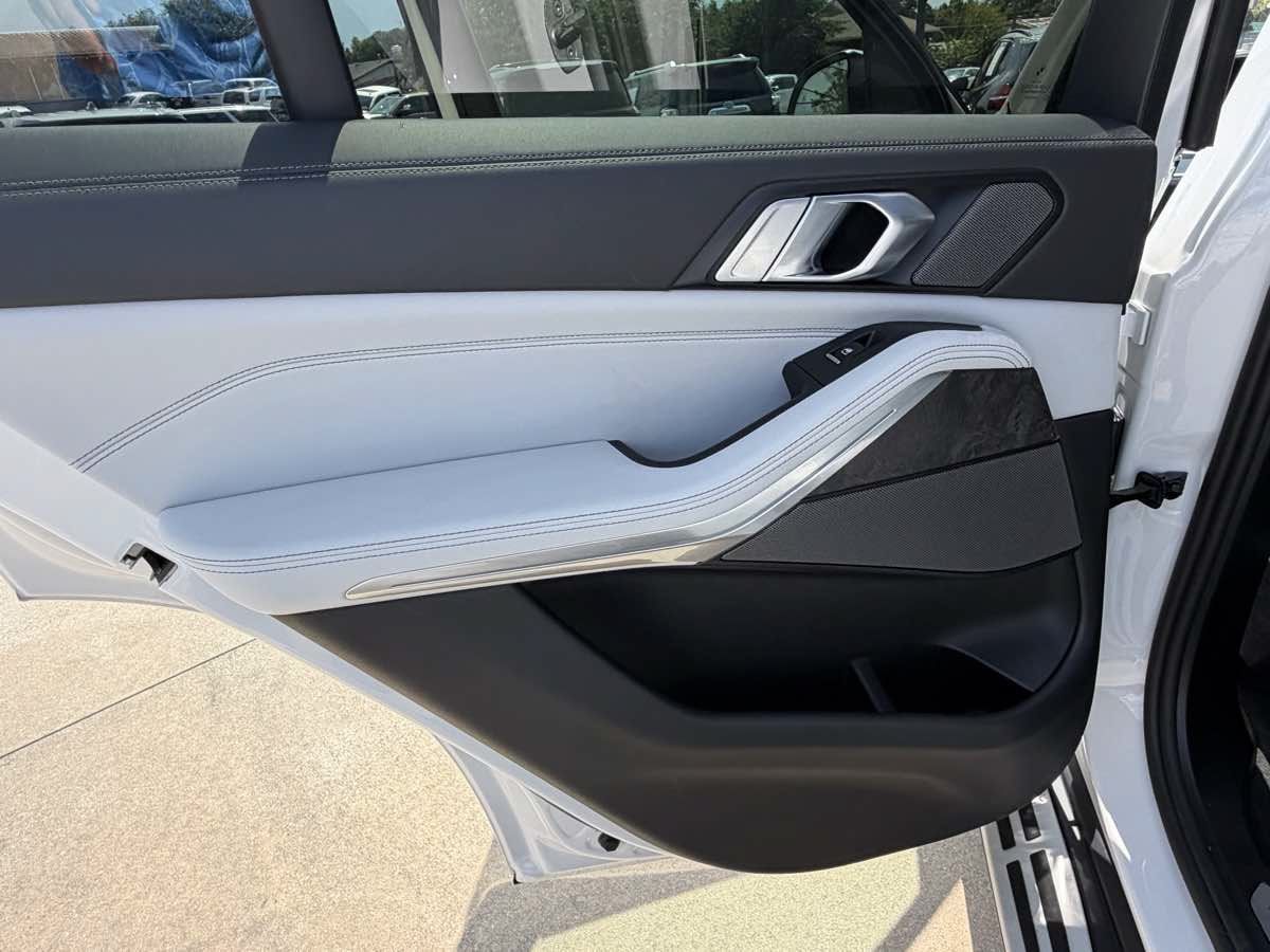 Used 2026 BMW X5 xDrive40i AWD/4WD image 42
