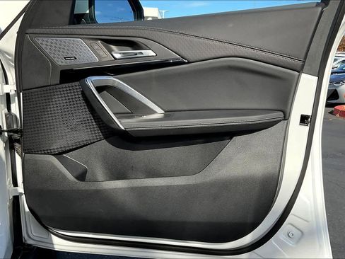 Used 2025 BMW X2 xDrive28i w/ Premium Package image 27