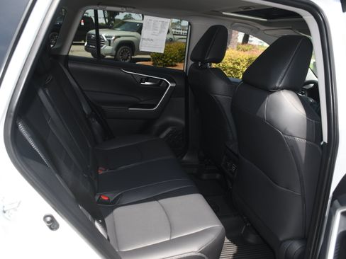 Used 2025 Toyota RAV4 XLE Premium FWD image 20