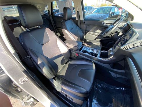 Used 2022 Ford Edge Titanium w/ Equipment Group 301A image 36