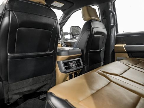Used 2024 Ford F350 Lariat w/ FX4 Off-Road Package AWD/4WD image 37