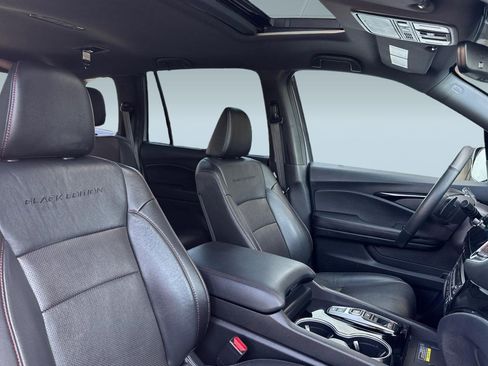 Used 2025 Honda Passport Black Edition image 32