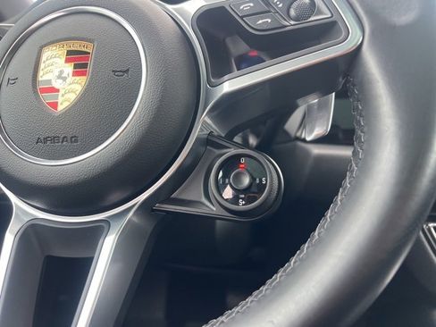Used 2021 Porsche Macan S image 24
