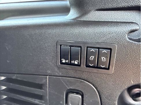 Used 2019 GMC Yukon XL SLT AWD/4WD image 18