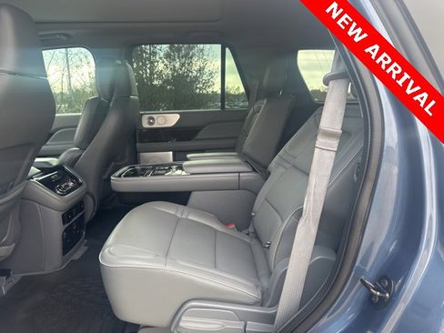 Used 2018 Lincoln Navigator Reserve w/ Technology Package image 9