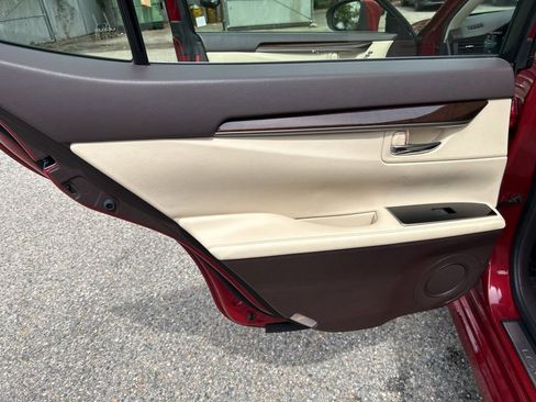Used 2016 Lexus ES 350 w/ Navigation System Package FWD image 21