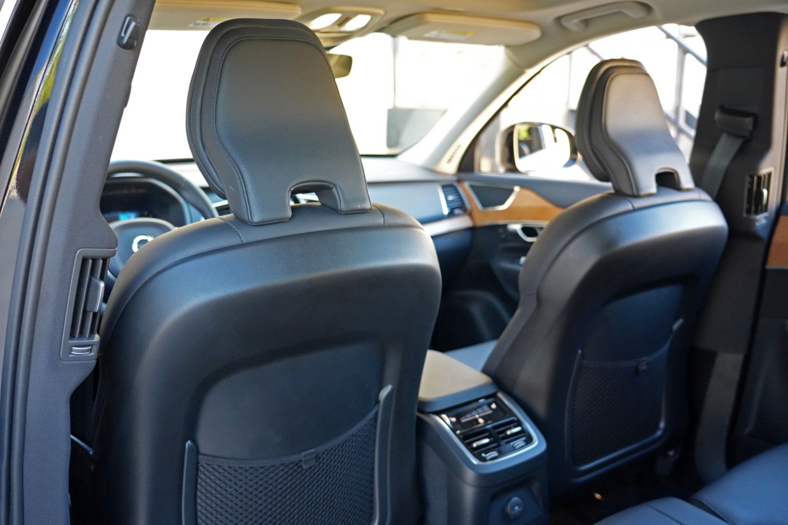 Used 2023 Volvo XC90 T8 Plus AWD/4WD image 42