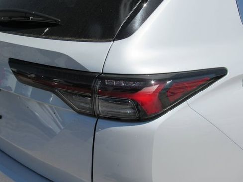 New 2026 Mitsubishi Outlander ES FWD image 11