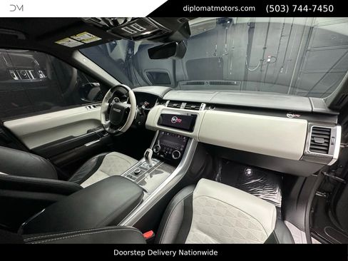 Used 2020 Land Rover Range Rover Sport SVR image 19