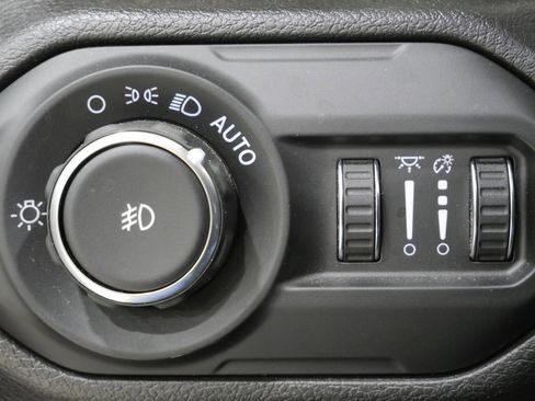 Used 2022 Jeep Wrangler Unlimited Sport AWD/4WD image 14