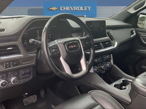 Used 2023 GMC Yukon XL SLT w/ SLT Premium Package AWD/4WD image 17