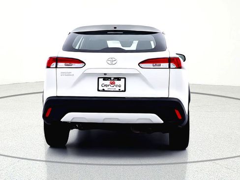 Used 2023 Toyota Corolla Cross L image 8