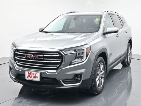 Certified 2023 GMC Terrain SLT image 2