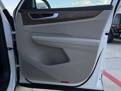 New 2026 Volkswagen Atlas SE image 18