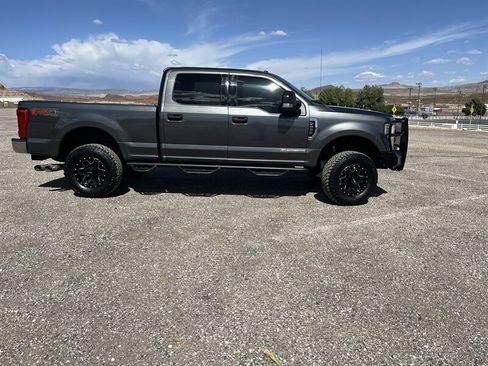 Used 2019 Ford F250 XLT w/ XLT Value Package AWD/4WD image 2