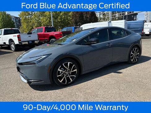 Used 2024 Toyota Prius Prime Premium FWD image 3