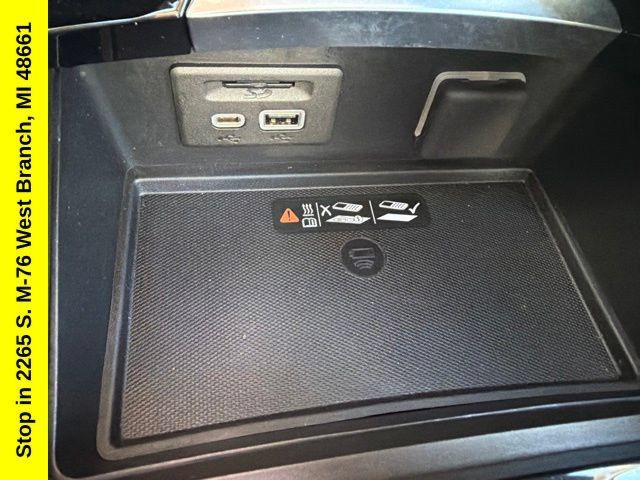 Used 2023 Buick Envision Avenir AWD/4WD image 47