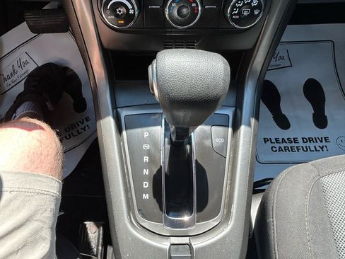 Used 2013 Chevrolet Captiva Sport LS FWD image 24