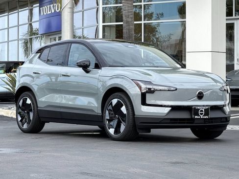 New 2026 Volvo EX30 Plus w/ Climate Package RWD image 7