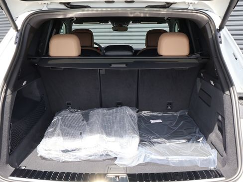 New 2026 Porsche Cayenne image 24