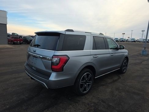 Used 2021 Ford Expedition Limited image 7