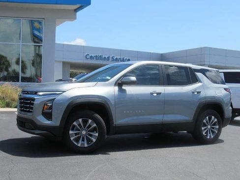 New 2026 Chevrolet Equinox LT image 2