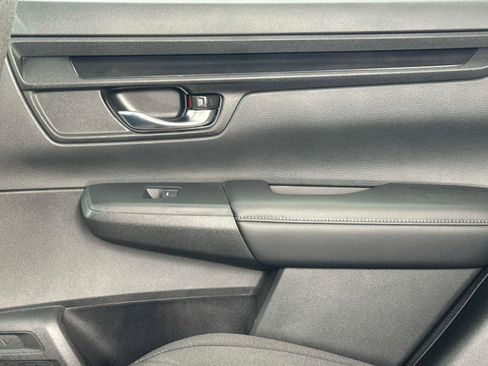 Used 2025 Honda CR-V LX image 13