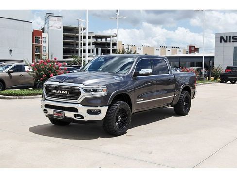 Used 2024 RAM 1500 Limited AWD/4WD image 2