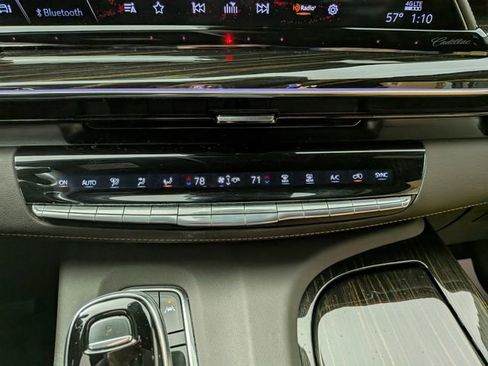 Used 2021 Cadillac Escalade Premium Luxury AWD/4WD image 20