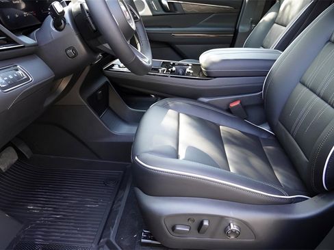 New 2026 Buick Enclave Avenir image 9