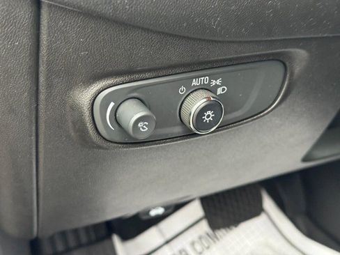 Used 2022 Chevrolet Equinox LT w/ LPO, Floor Liner Package image 17