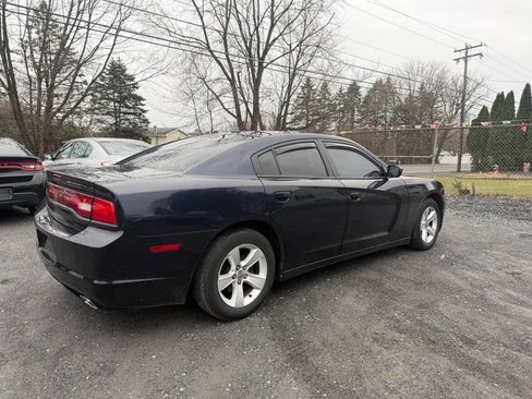 Used 2012 Dodge Charger SE image 4