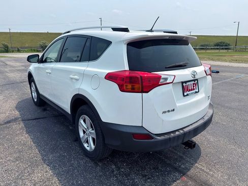 Used 2014 Toyota RAV4 XLE AWD/4WD image 9