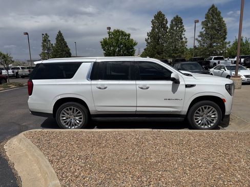 Used 2024 GMC Yukon XL Denali w/ Advanced Technology Package AWD/4WD image 2