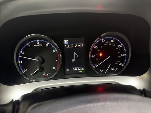 Used 2018 Toyota RAV4 Limited w/ Protection Package AWD/4WD image 15